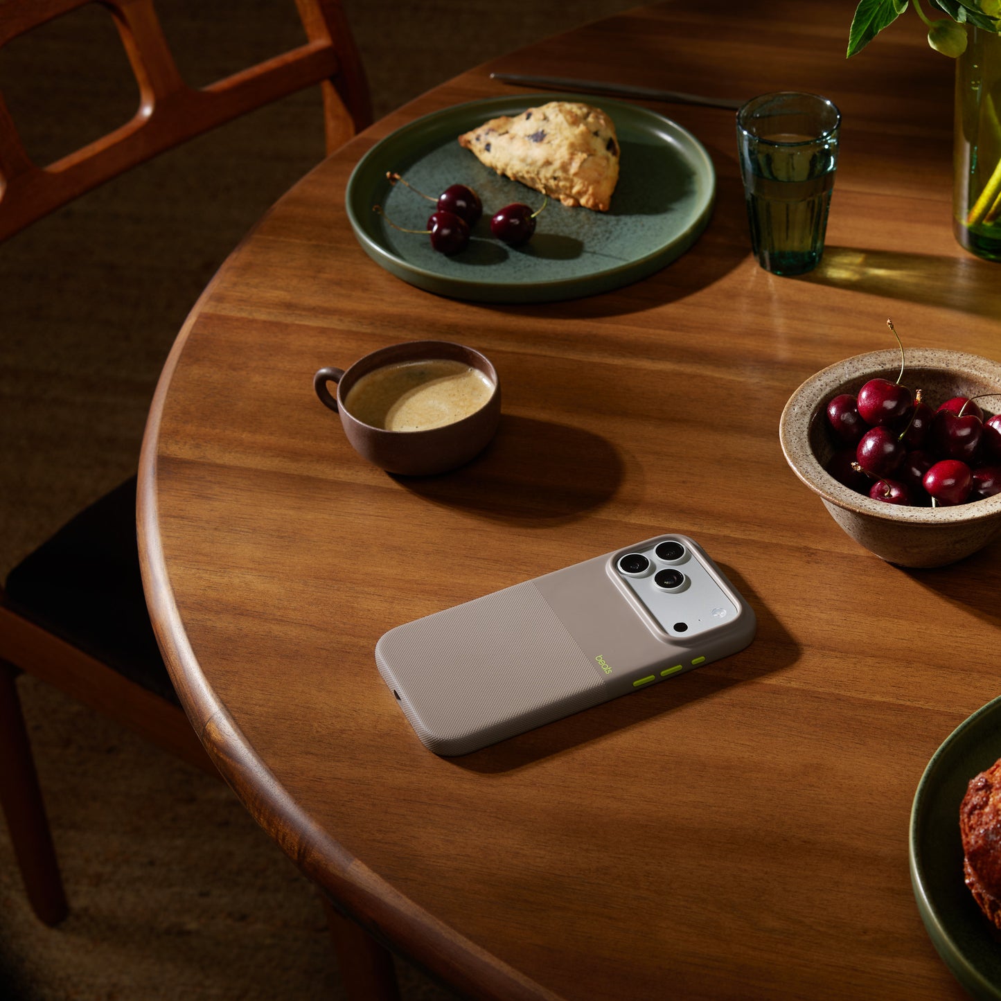 Beats iPhone 17 Pro Max Rugged Case with MagSafe and Camera Control – Alpine Gray